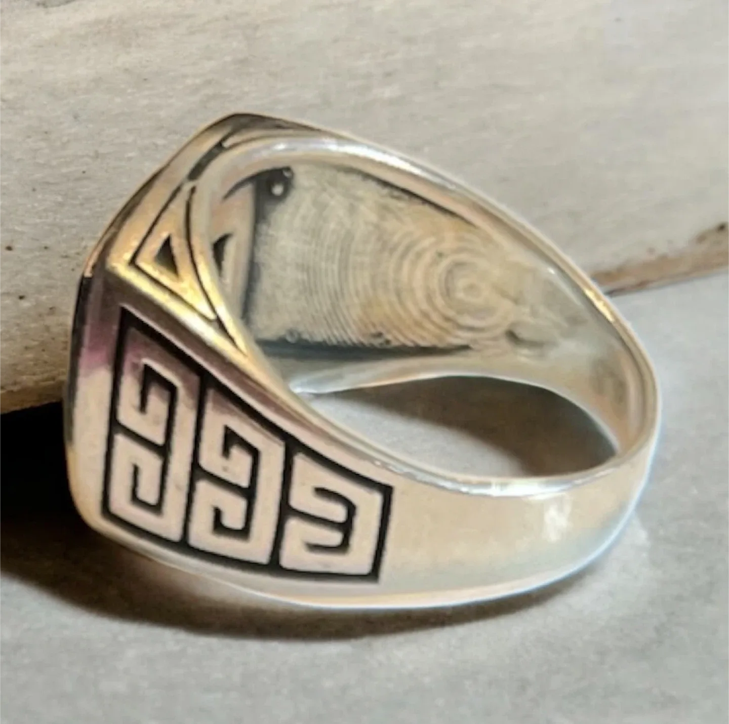 Vintage Sterling Silver Onyx Ring image indicator(2)