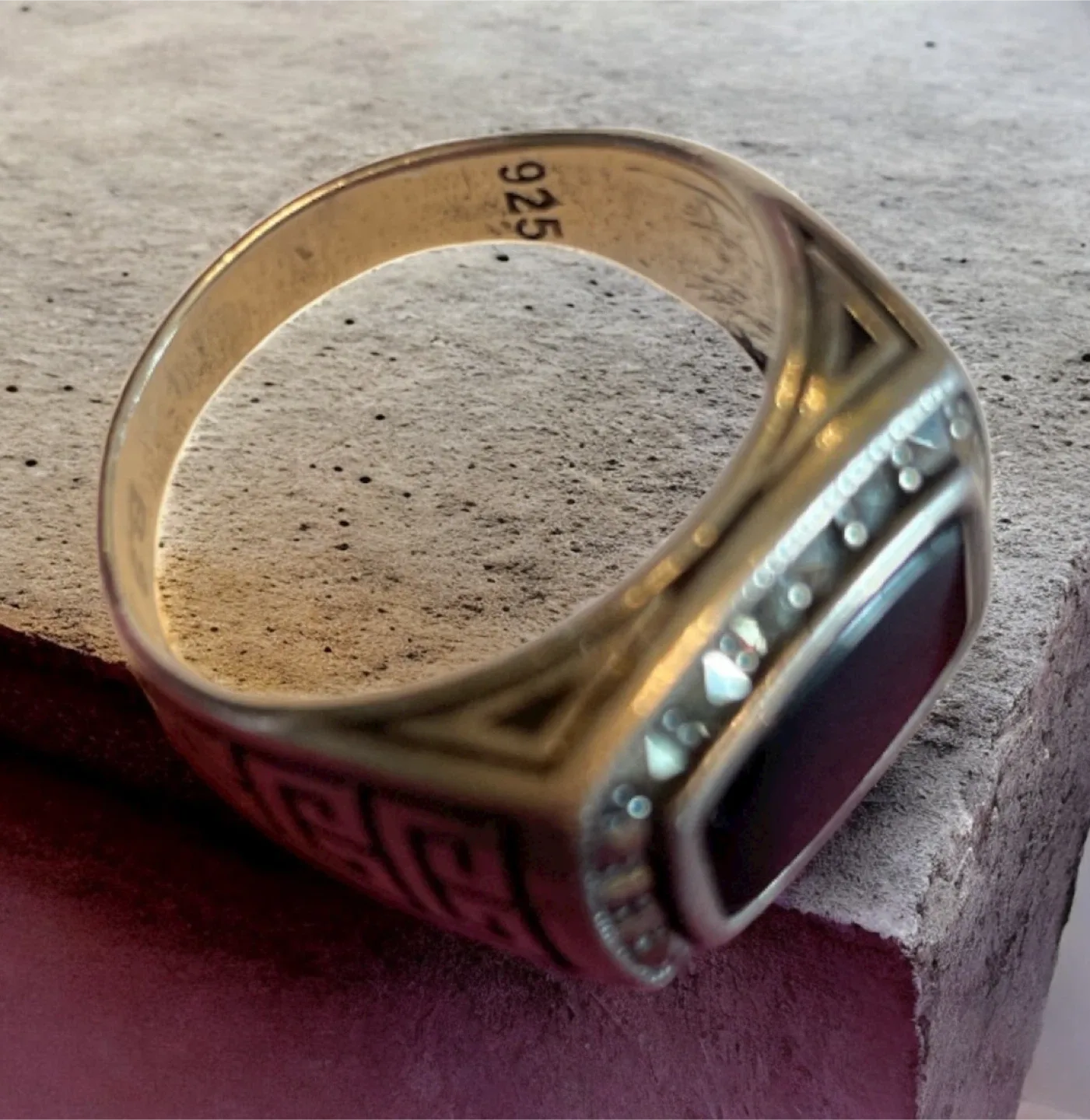 Vintage Sterling Silver Onyx Ring image indicator(3)