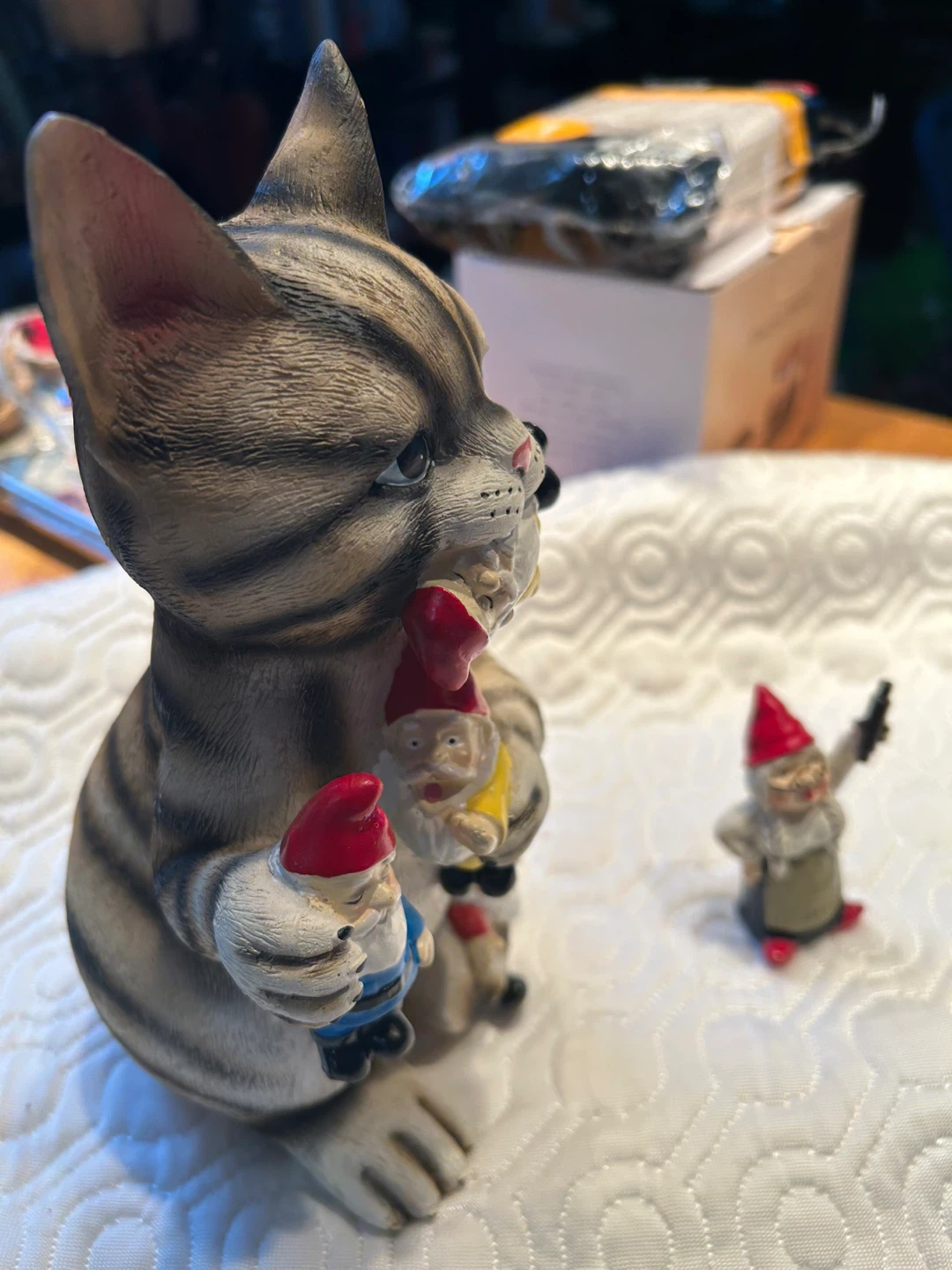 Cat Holding Gnomes Garden Statue - photo 3