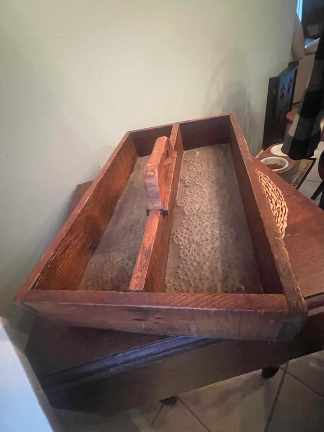 🥕Vintage Wooden Tool Carrier image indicator(3)