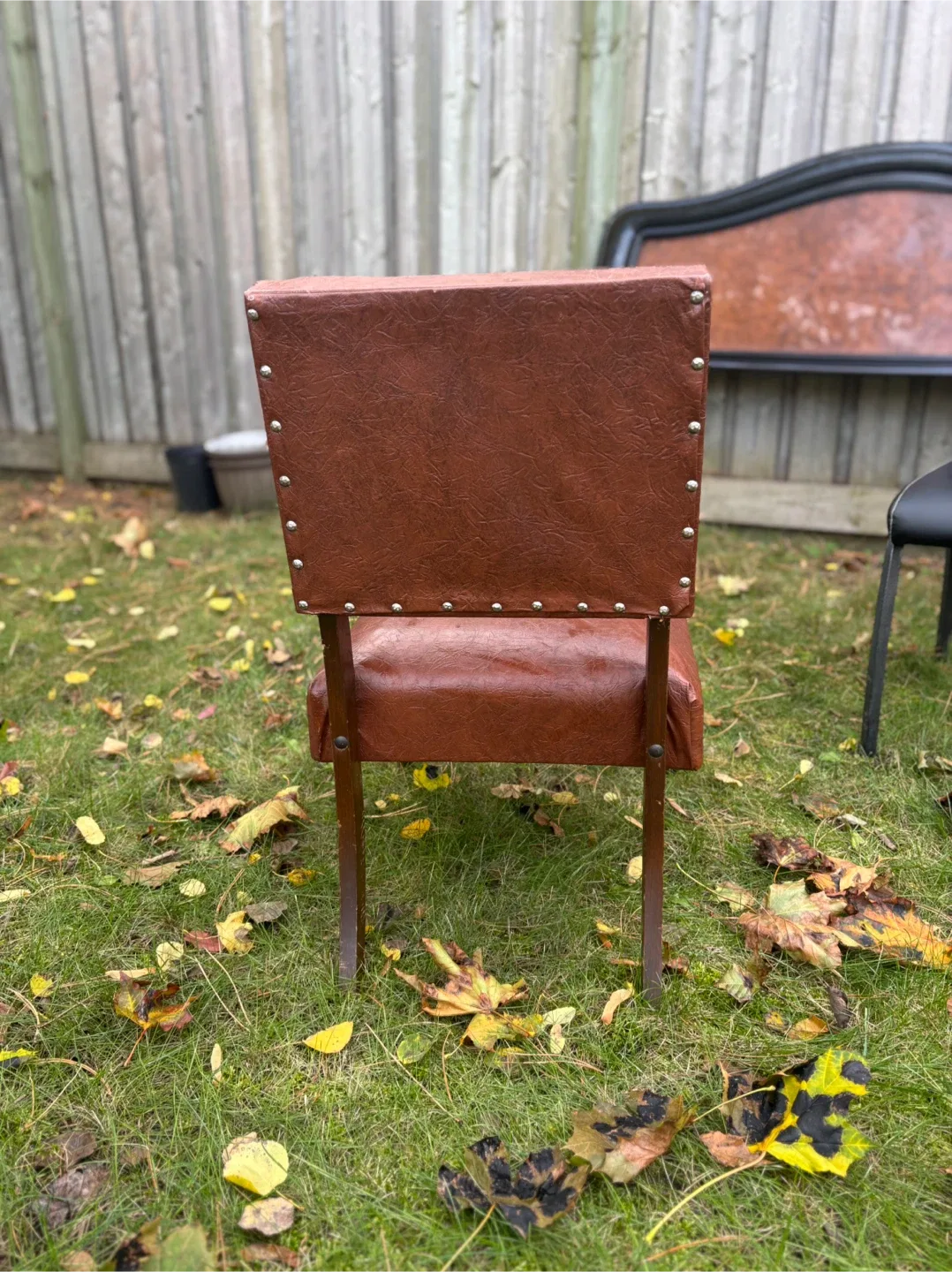 Vintage Brown Vinyl Chair image indicator(3)