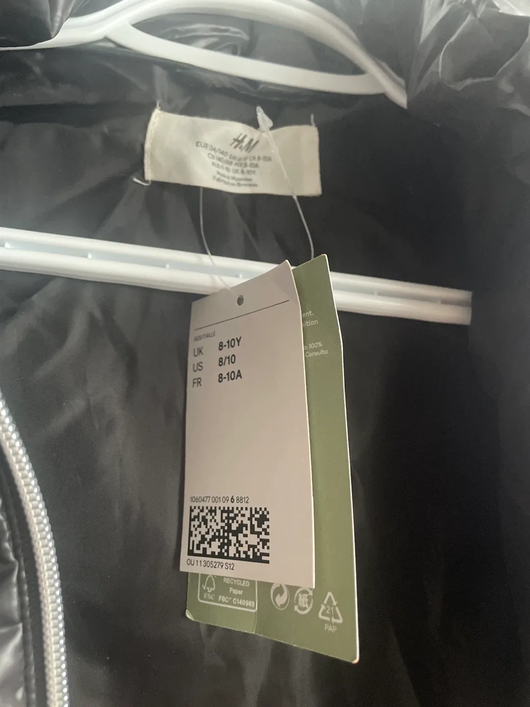 New H&M Black Puffer Jacket - Size 8-10Y image indicator(3)