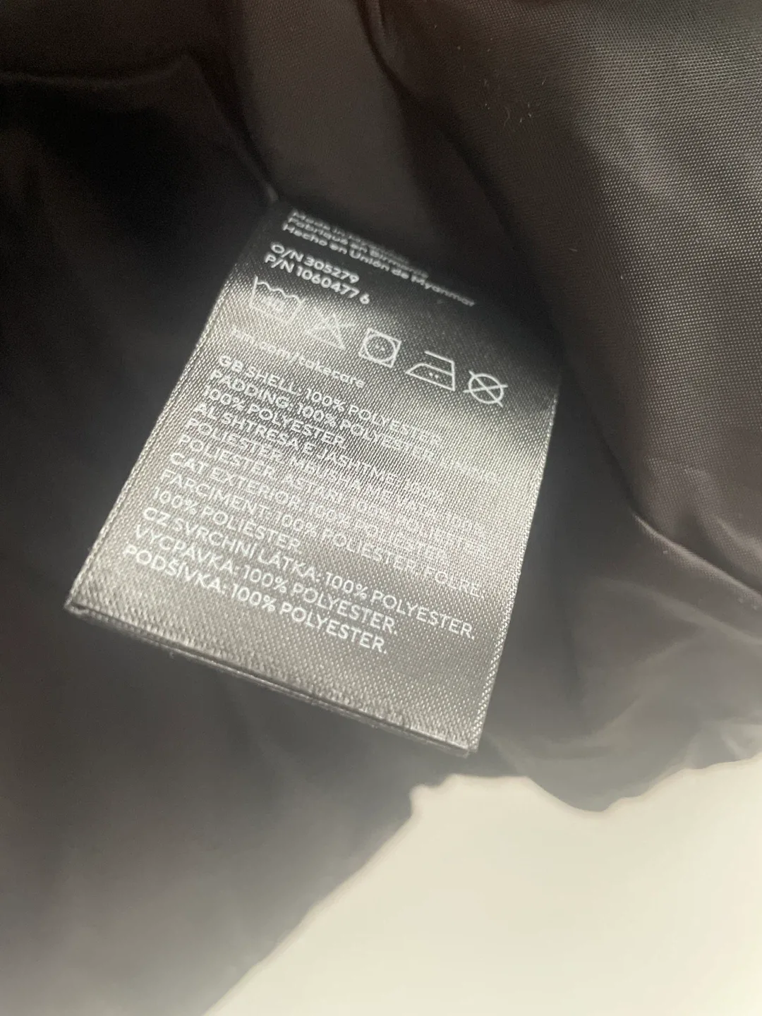 New H&M Black Puffer Jacket - Size 8-10Y image indicator(2)