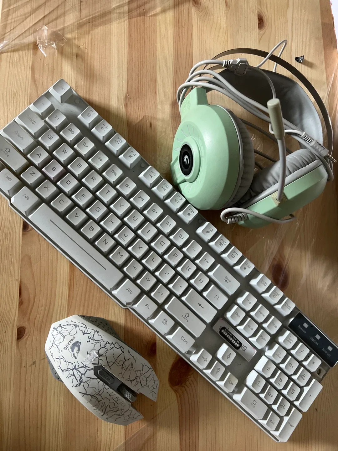 Magic Eagle Keyboard, Mouse & Headset Bundle image indicator(2)