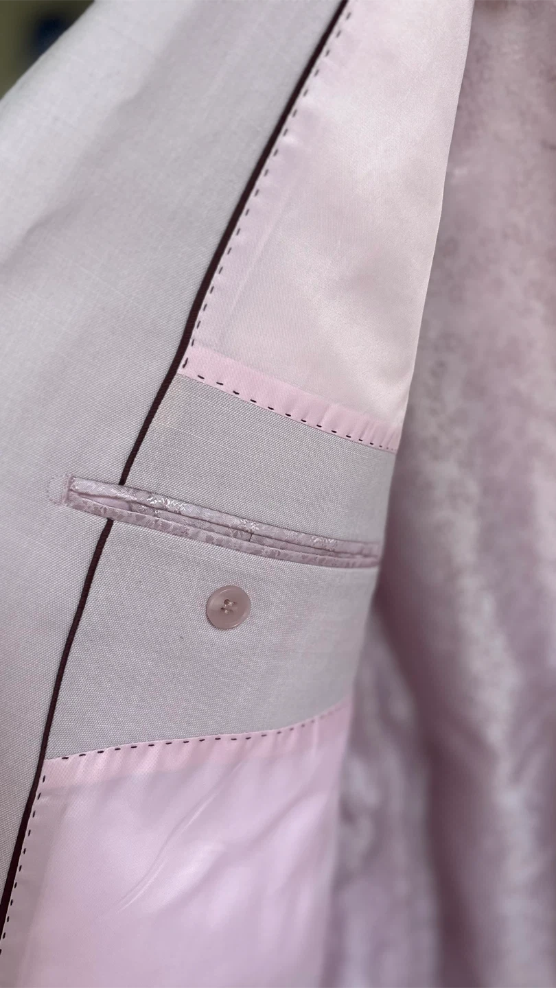 Light Purple Suit with Rose Pin - photo 5