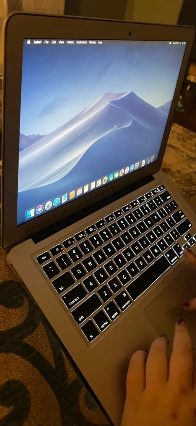 Apple MacBook 🥕 image indicator(2)