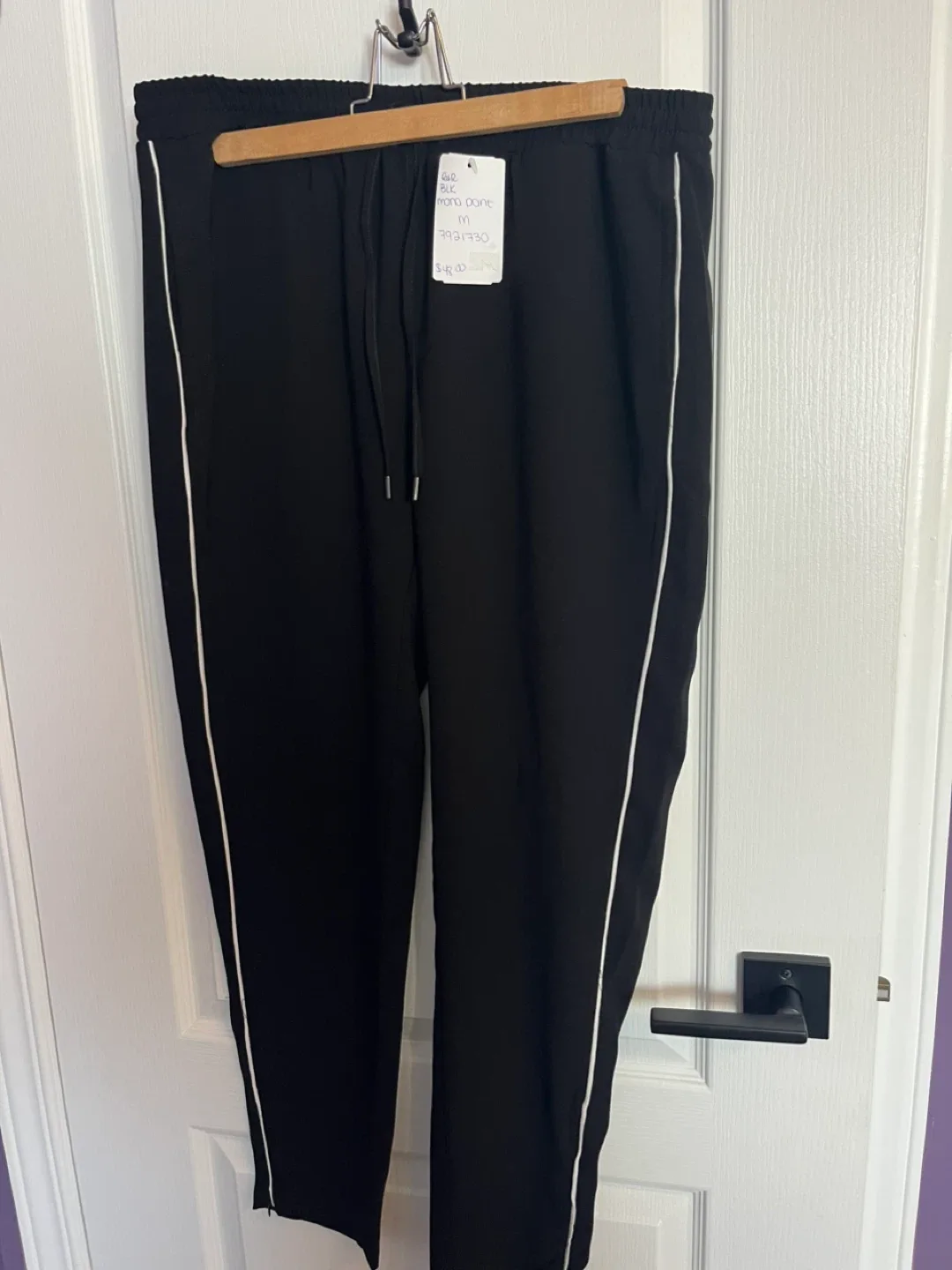 Rebel Rogue Black Pants - Size M 🥕