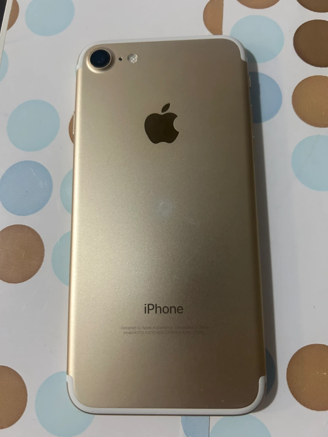Cracked Apple iPhone 7 - Gold - photo 2
