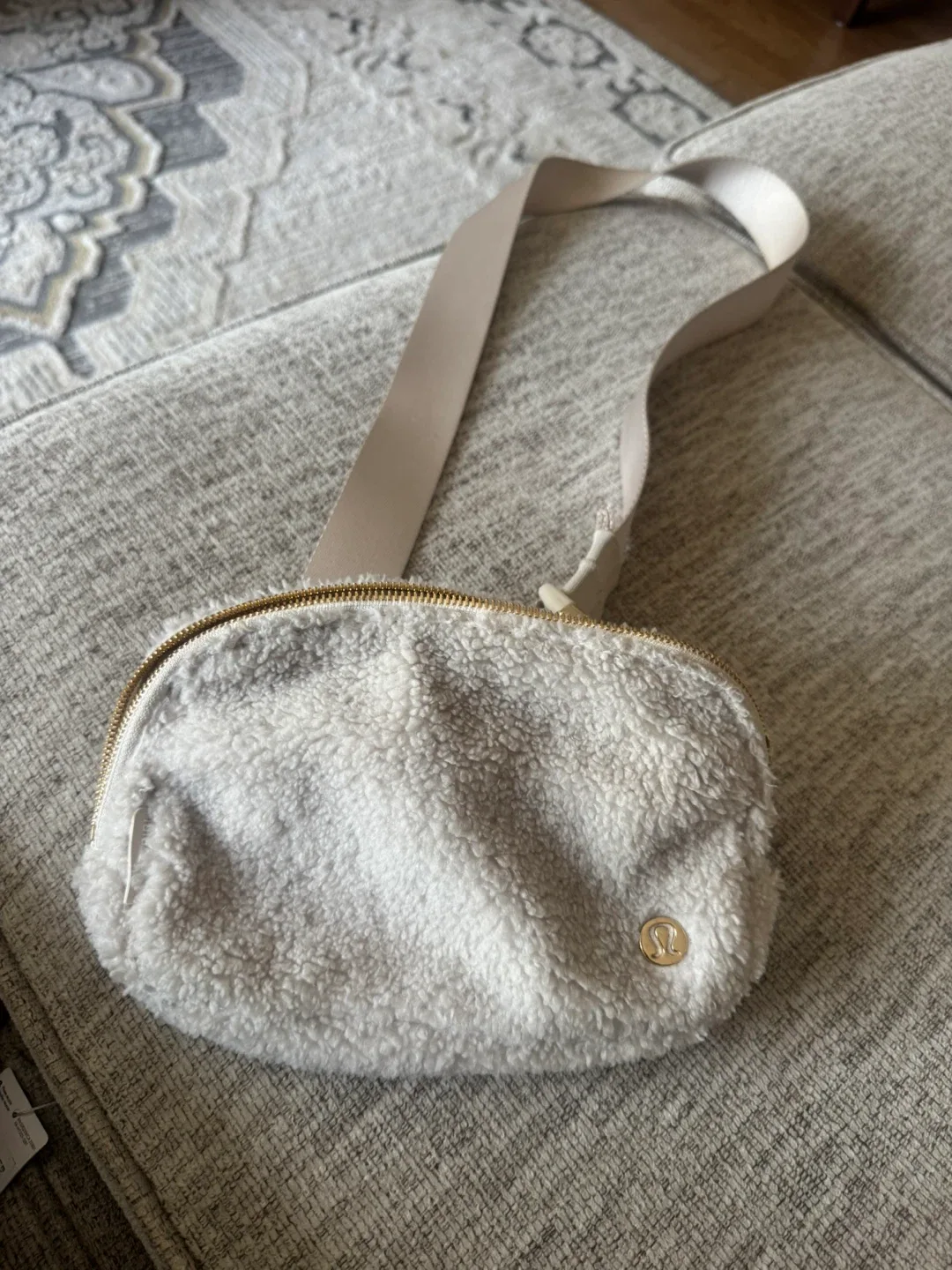 Lululemon Everywhere Belt Bag Fleece - White/Gold