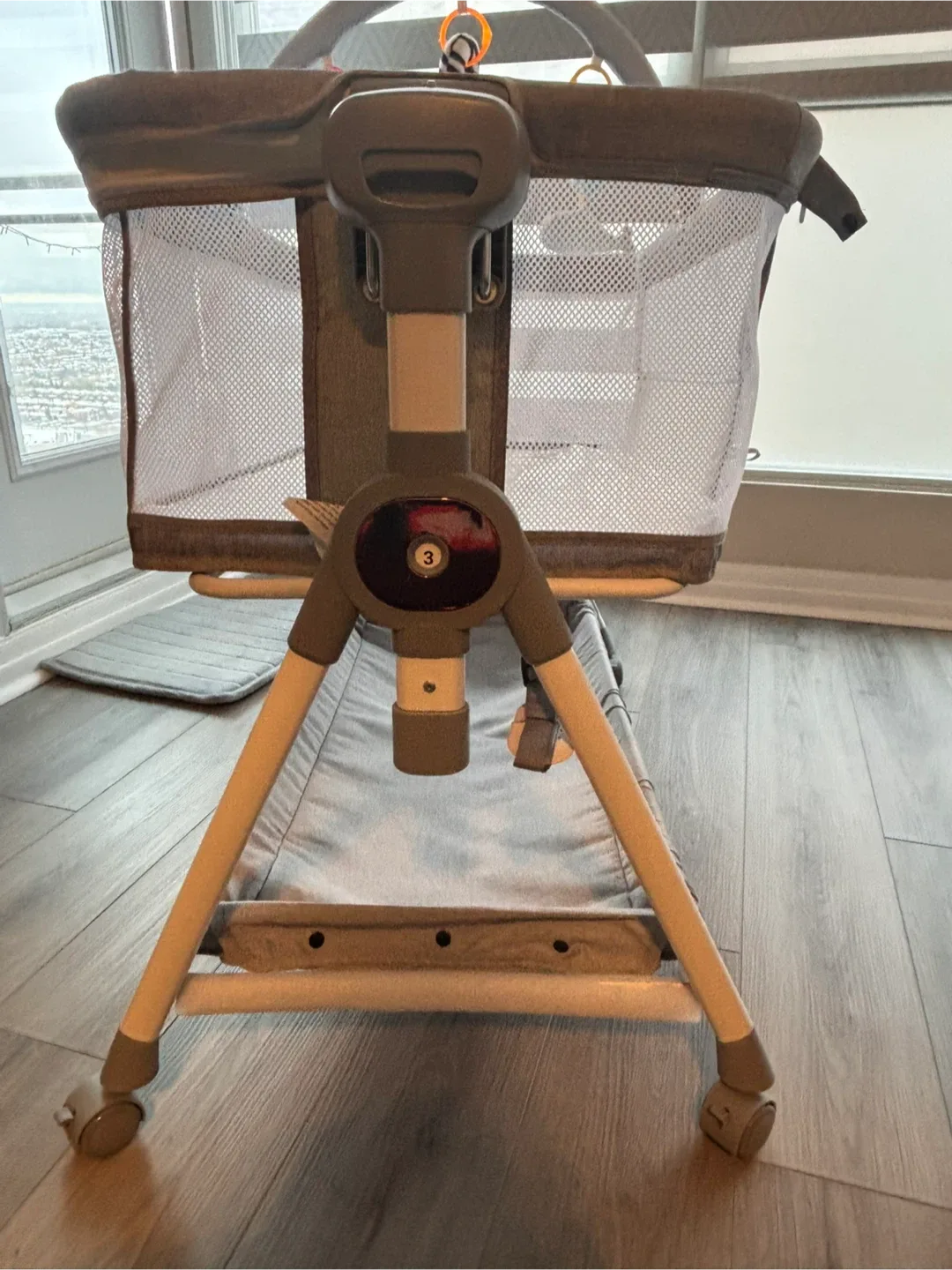 Baby Bassinet without toys image indicator(3)