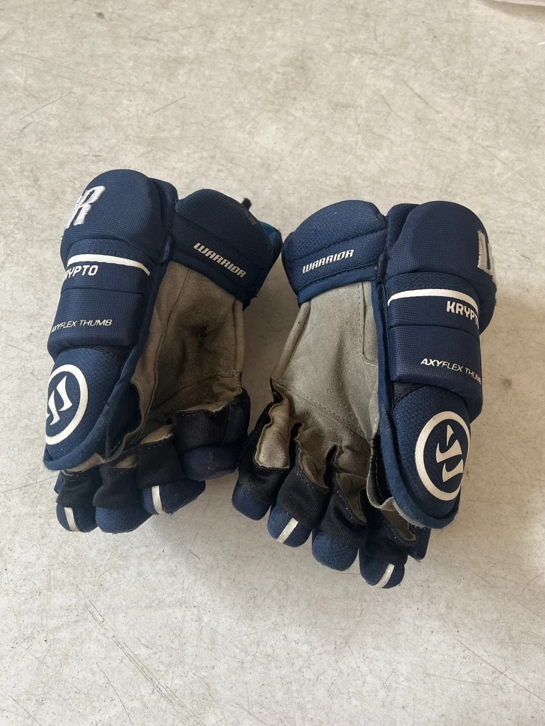 Warrior Covert Krypto Hockey Gloves JR image indicator(2)