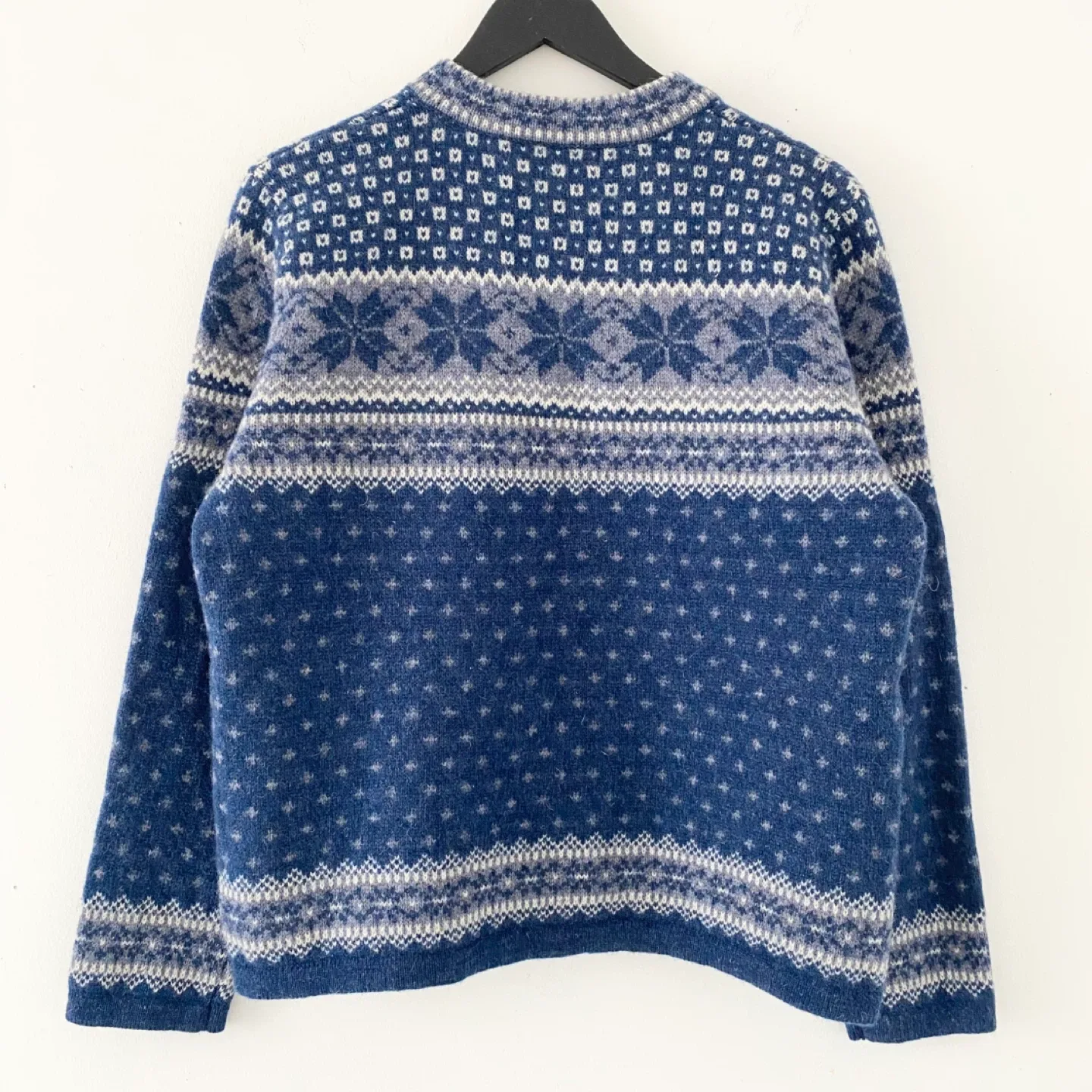 Carroll Reed 100% Wool Nordic Fair Isle Cardigan image indicator(3)