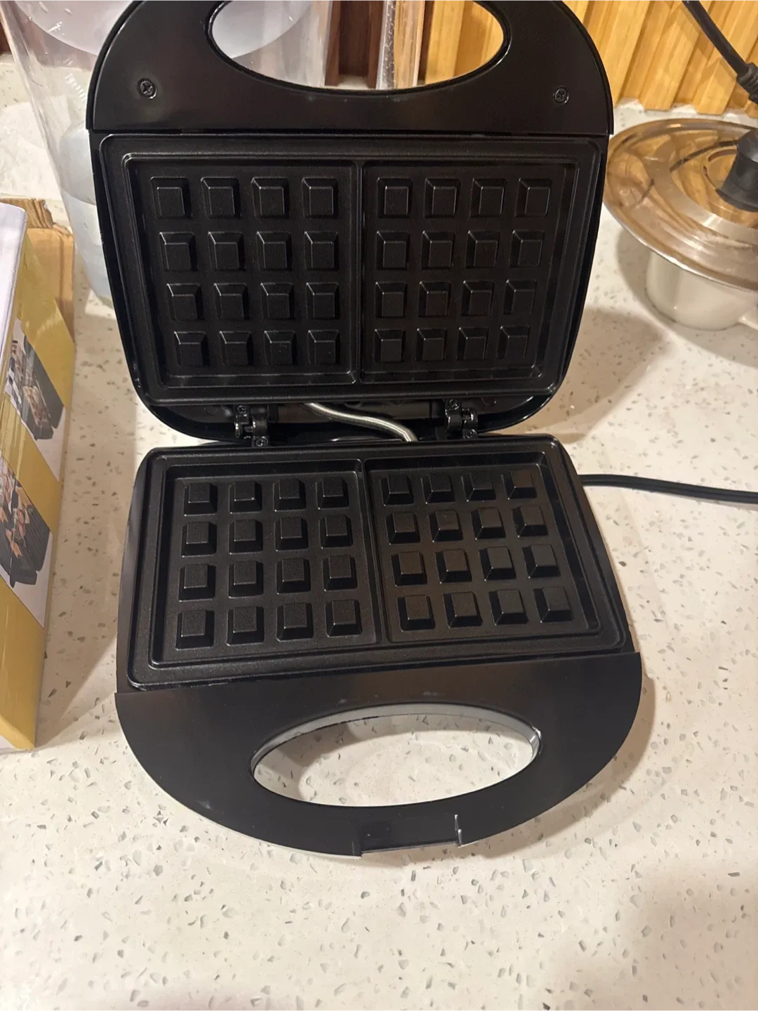 Waffle Maker - 750W image indicator(3)