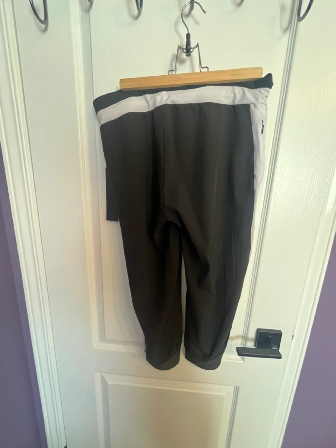 🥕Kyodan Active Black/White Cropped Pants - Size M image indicator(2)
