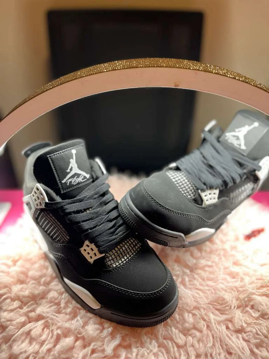 Air Jordan 4 Retro Black Cat Sneakers image indicator(4)