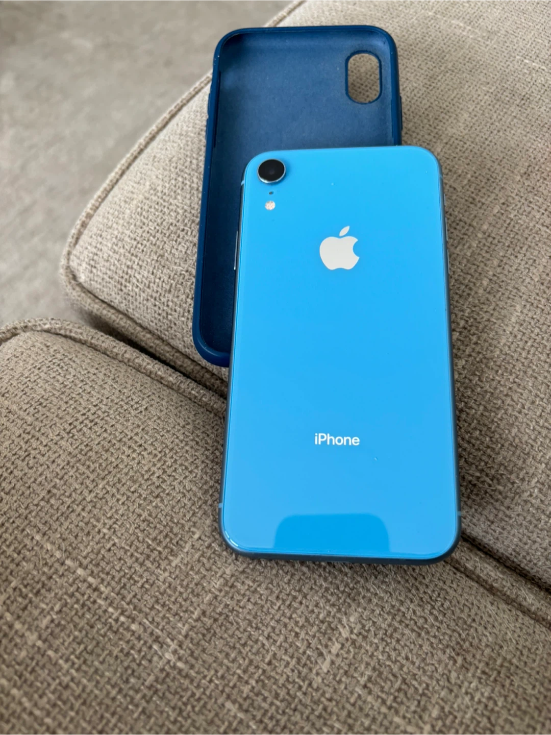 iPhone XR Blue with Case - photo 3
