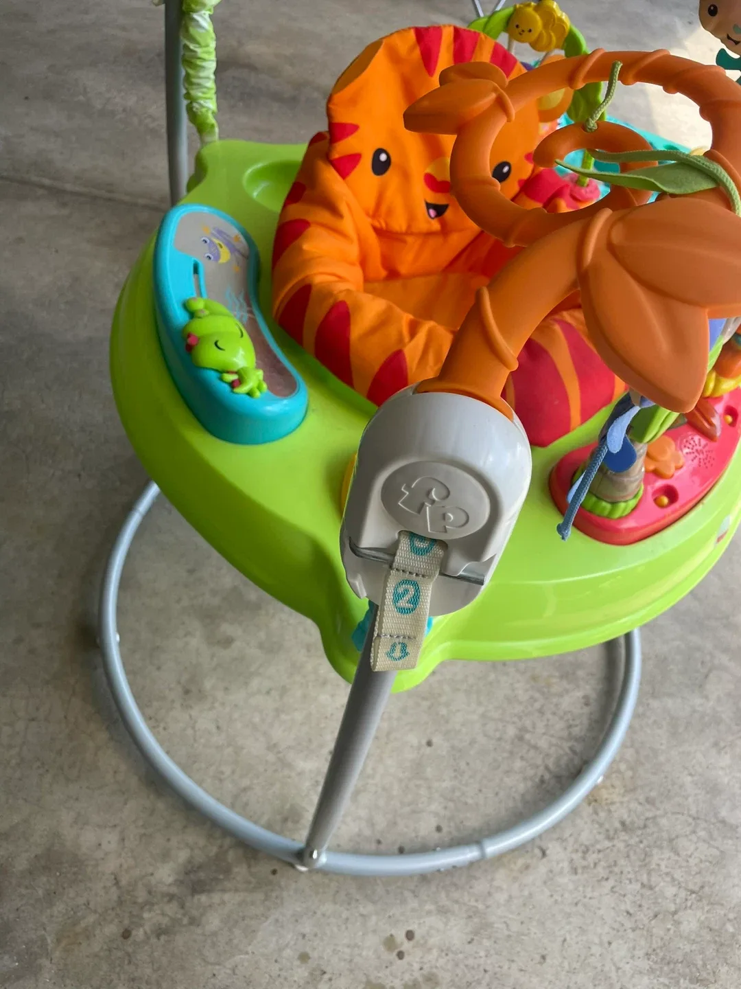 Baby walker and jumper image indicator(4)