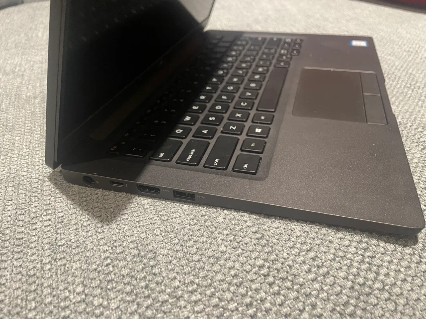 New Dell Latitude 7400 Laptop image indicator(3)