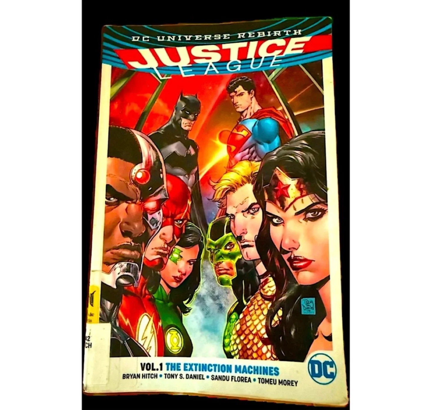 DC Universe Rebirth Justice League Vol 1 The Extinction Machines image indicator(2)