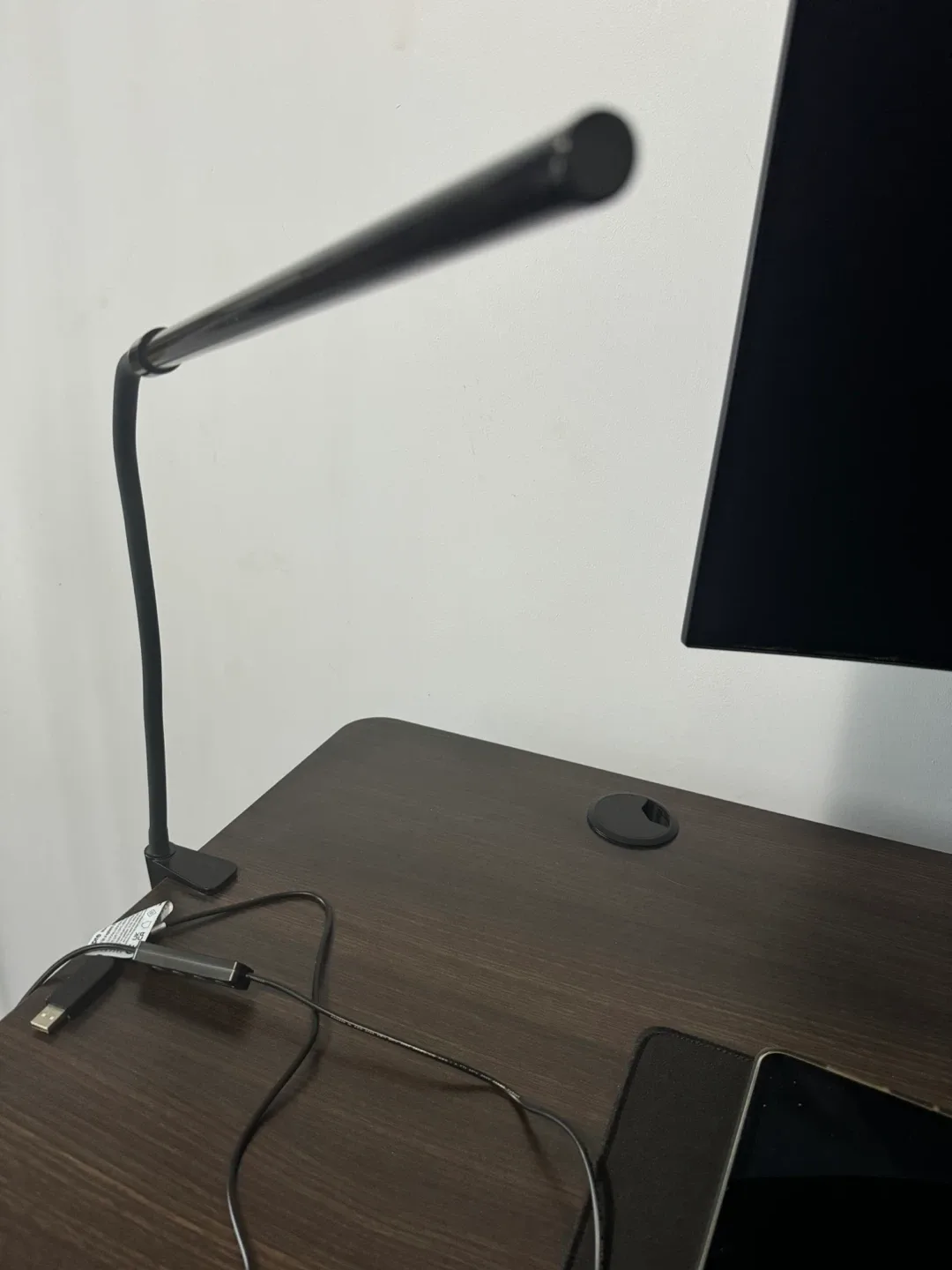 Black Desk Lamp image indicator(2)