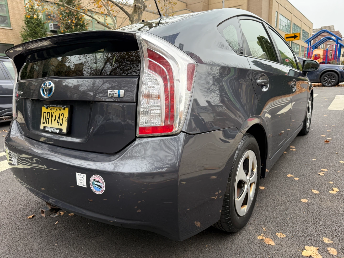 2012 Toyota Prius Hatchback - Gray - photo 3