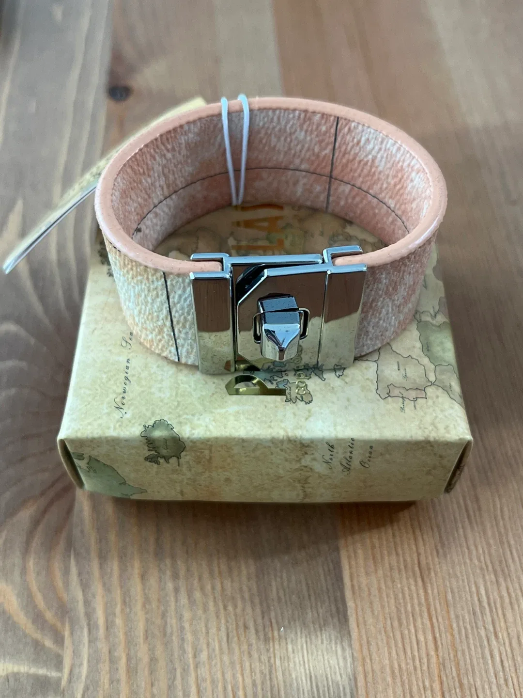 Prima Classe Leather Cuff Bracelet image indicator(2)