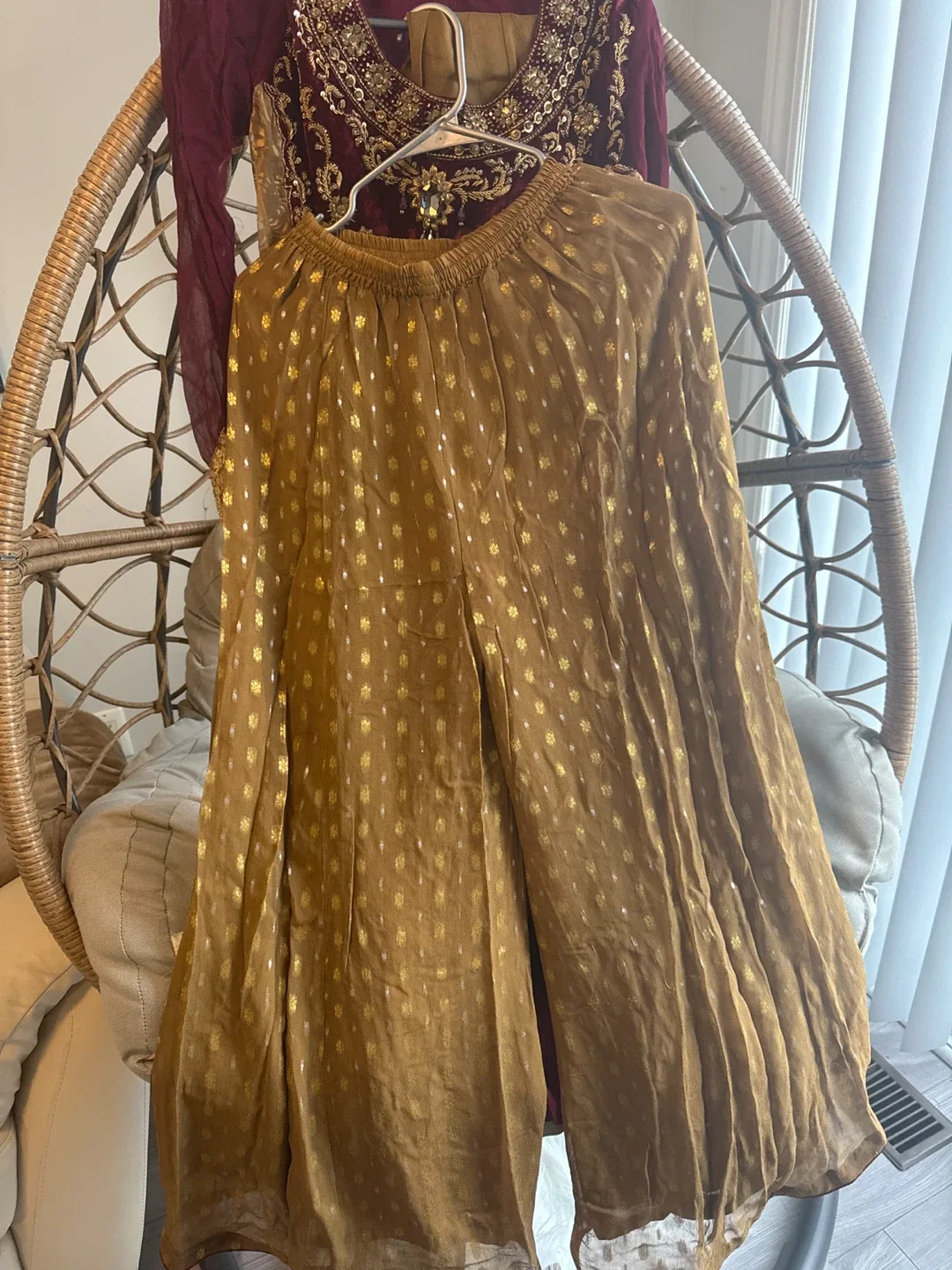 Sajni Salwar Kameez Suit - Size M image indicator(3)