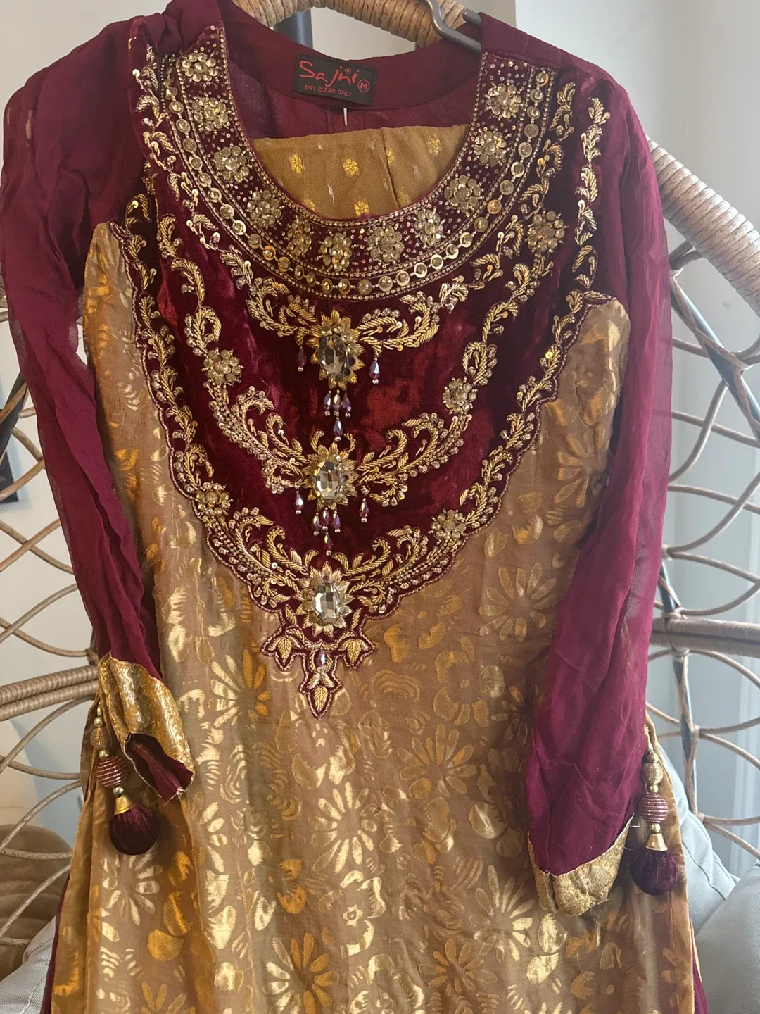 Sajni Salwar Kameez Suit - Size M image indicator(2)