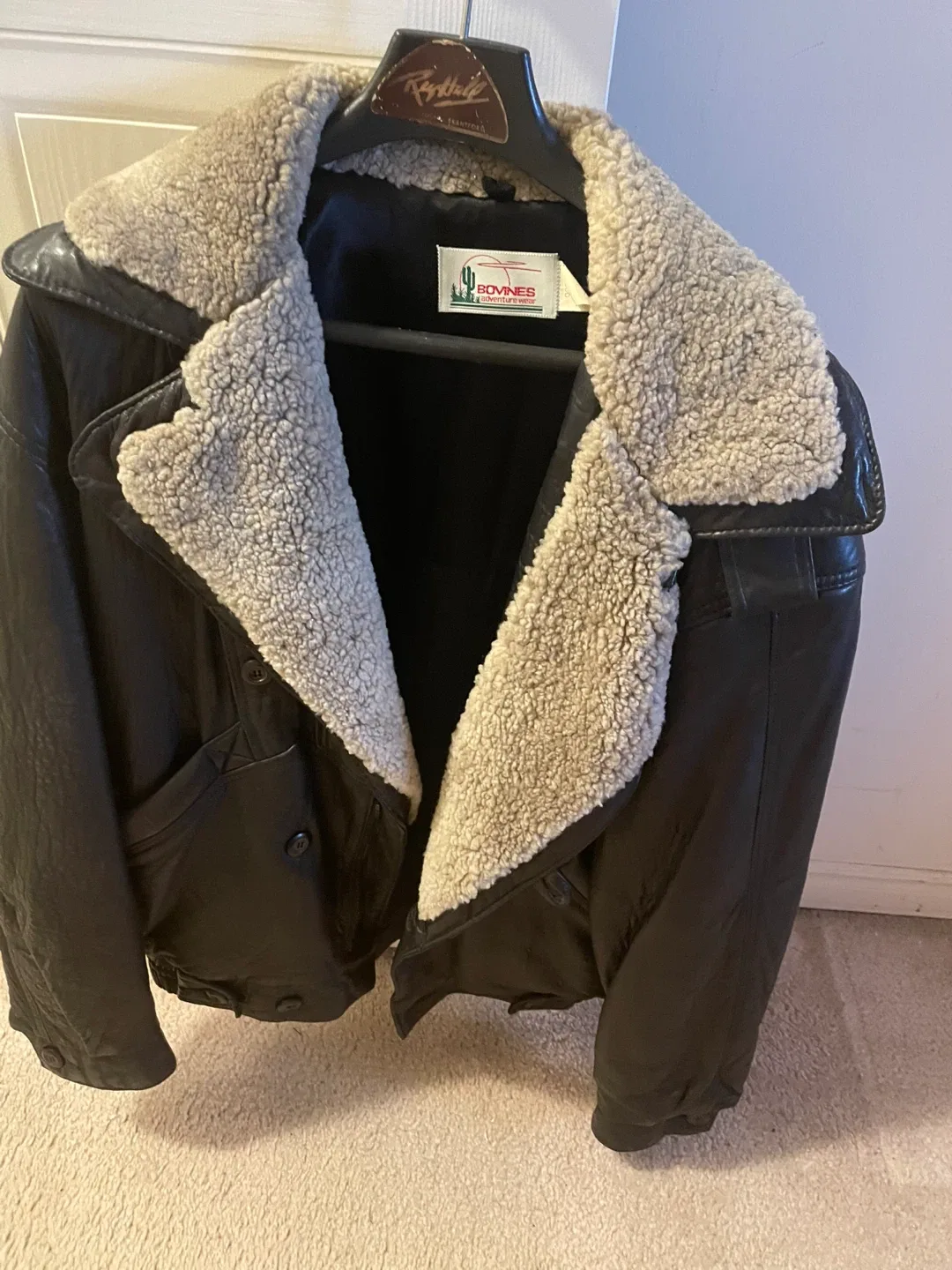 Bovines Leather Jacket with Shearling Collar image indicator(5)