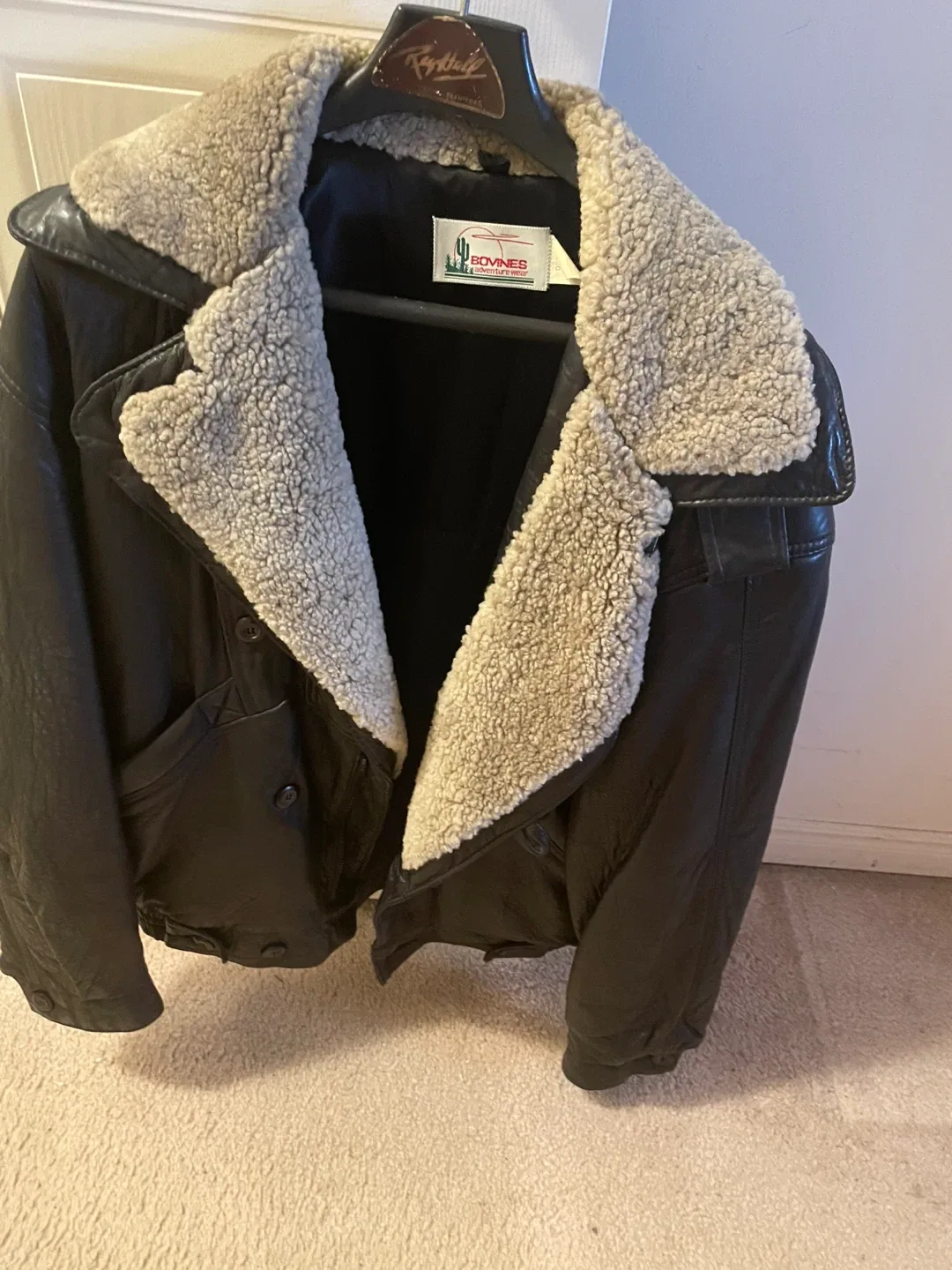 Bovines Leather Jacket with Shearling Collar image indicator(4)