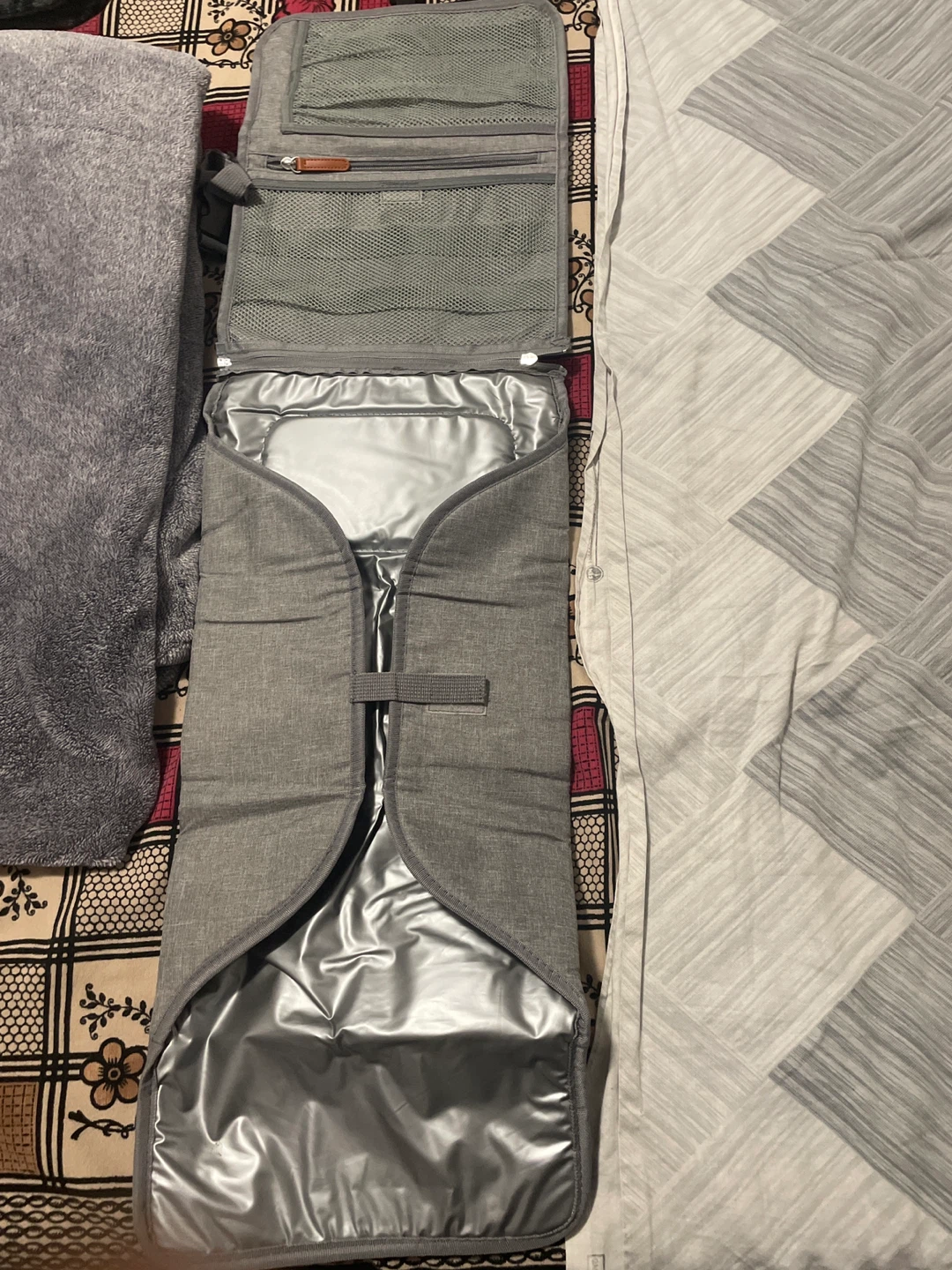 Alaturo Portable Baby Changing Pad grey 🥕