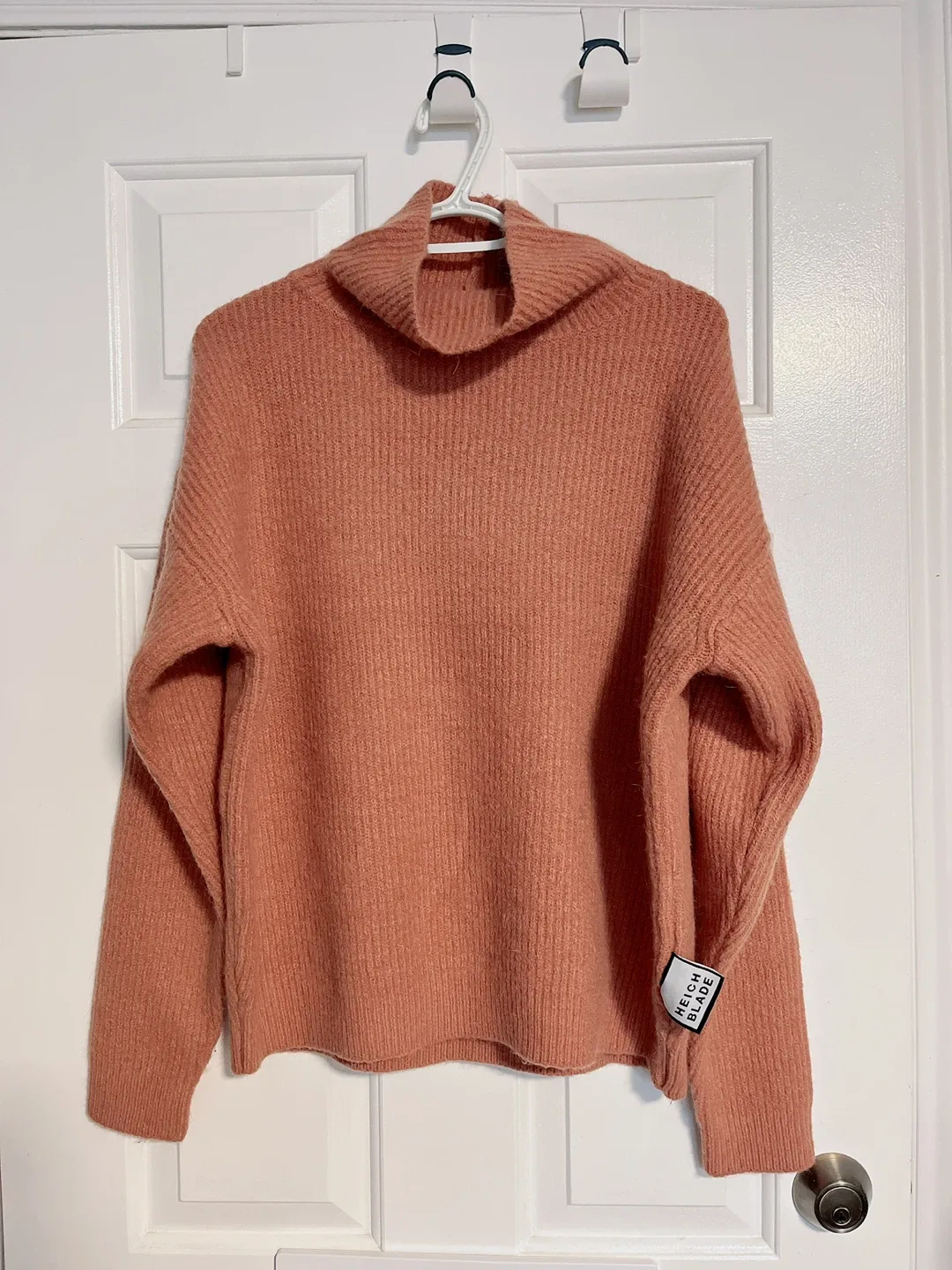 Heich Blade Salmon Pink Knit Sweater-M image indicator(2)