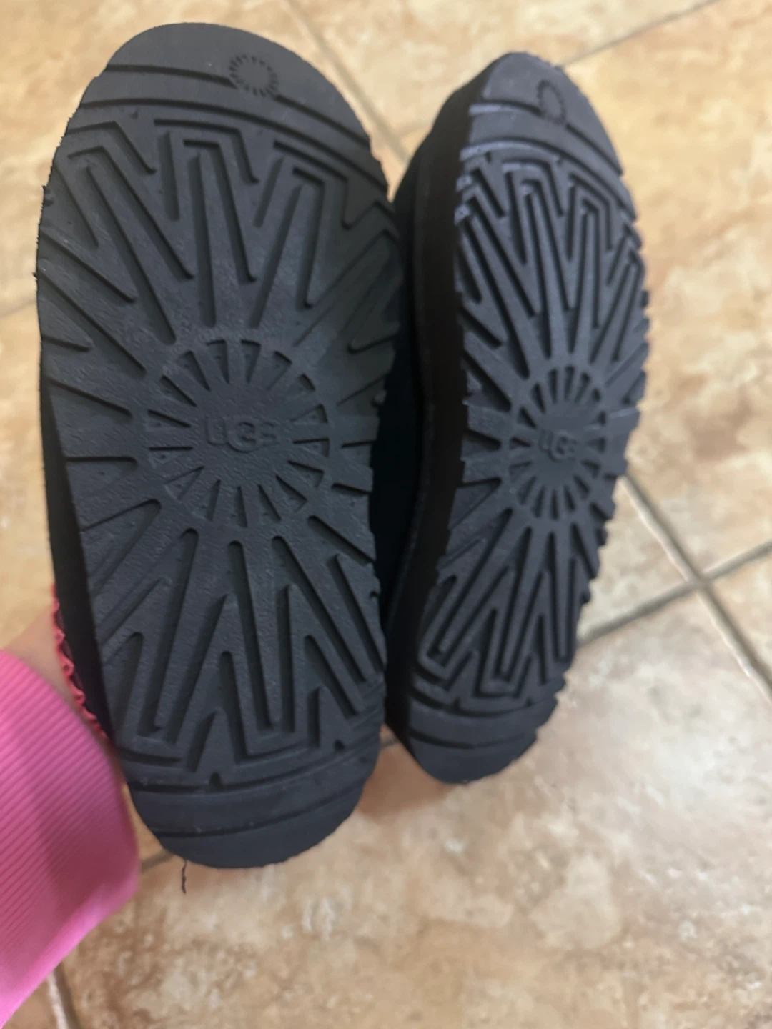 UGG kids Tasman Slipper - Black size 2 - photo 2