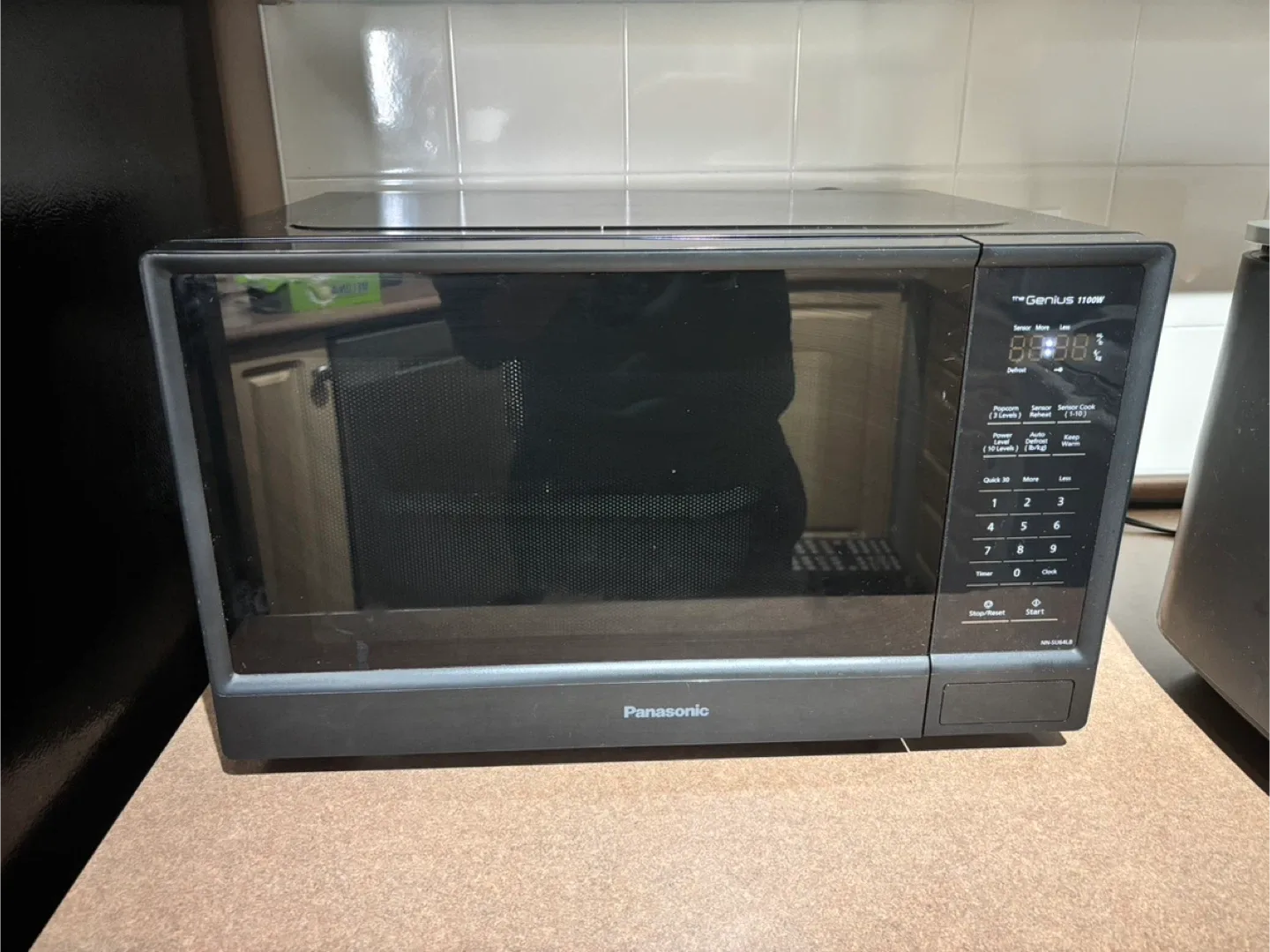 Panasonic Genius 1100W Microwave thumbnail