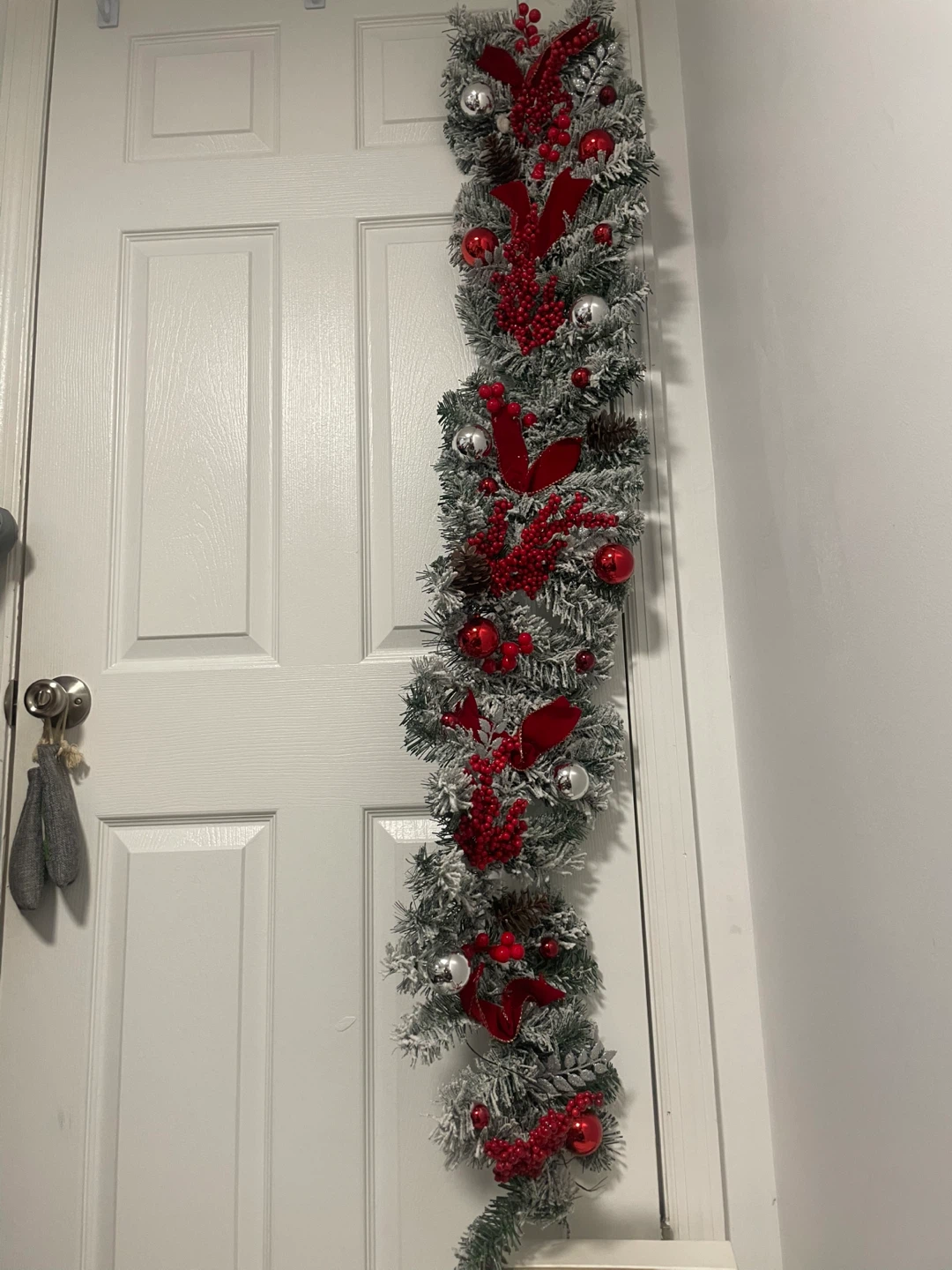 Christmas Garland with Red & Silver Ornaments - photo 3