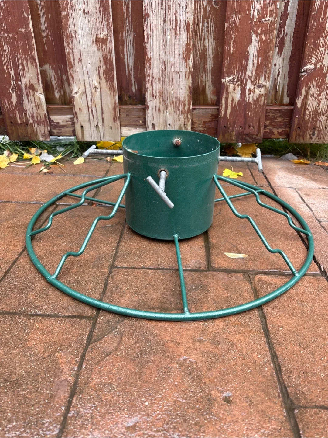 Green Metal Christmas Tree Stand image indicator(2)