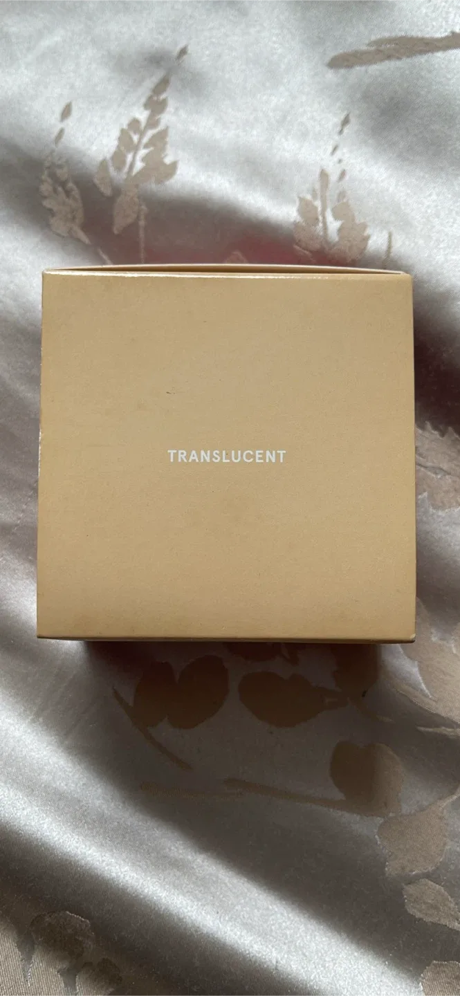 ONE/SIZE Ultimate Blurring Setting Powder - Translucent image indicator(2)