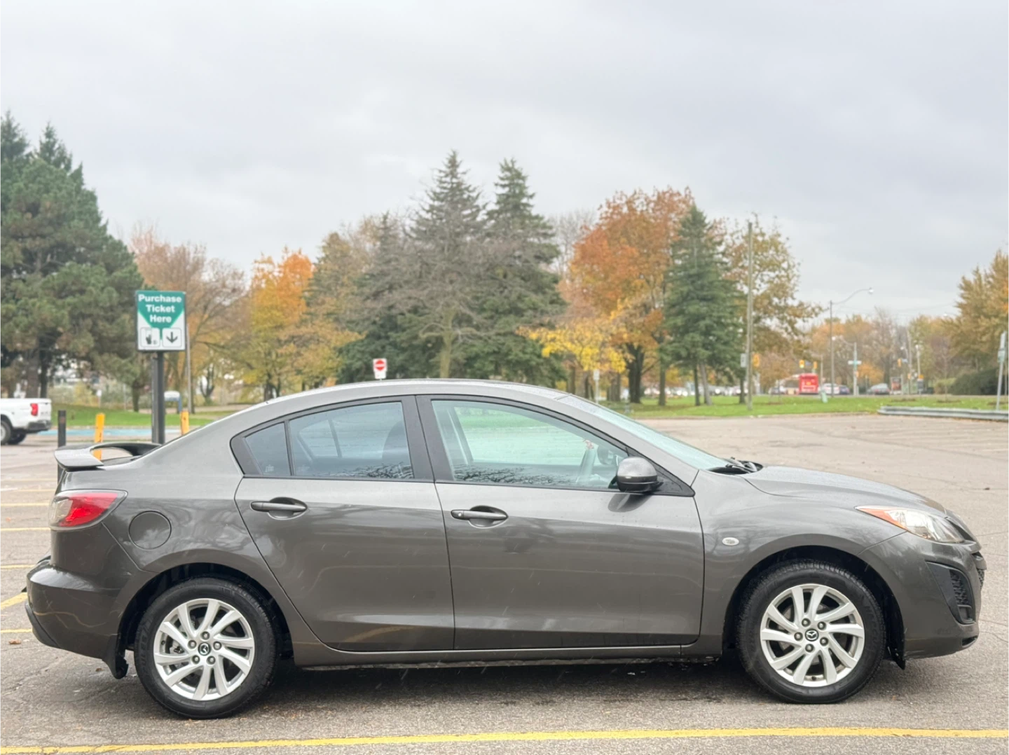 Mazda 3 Sedan - Great Condition! - photo 4