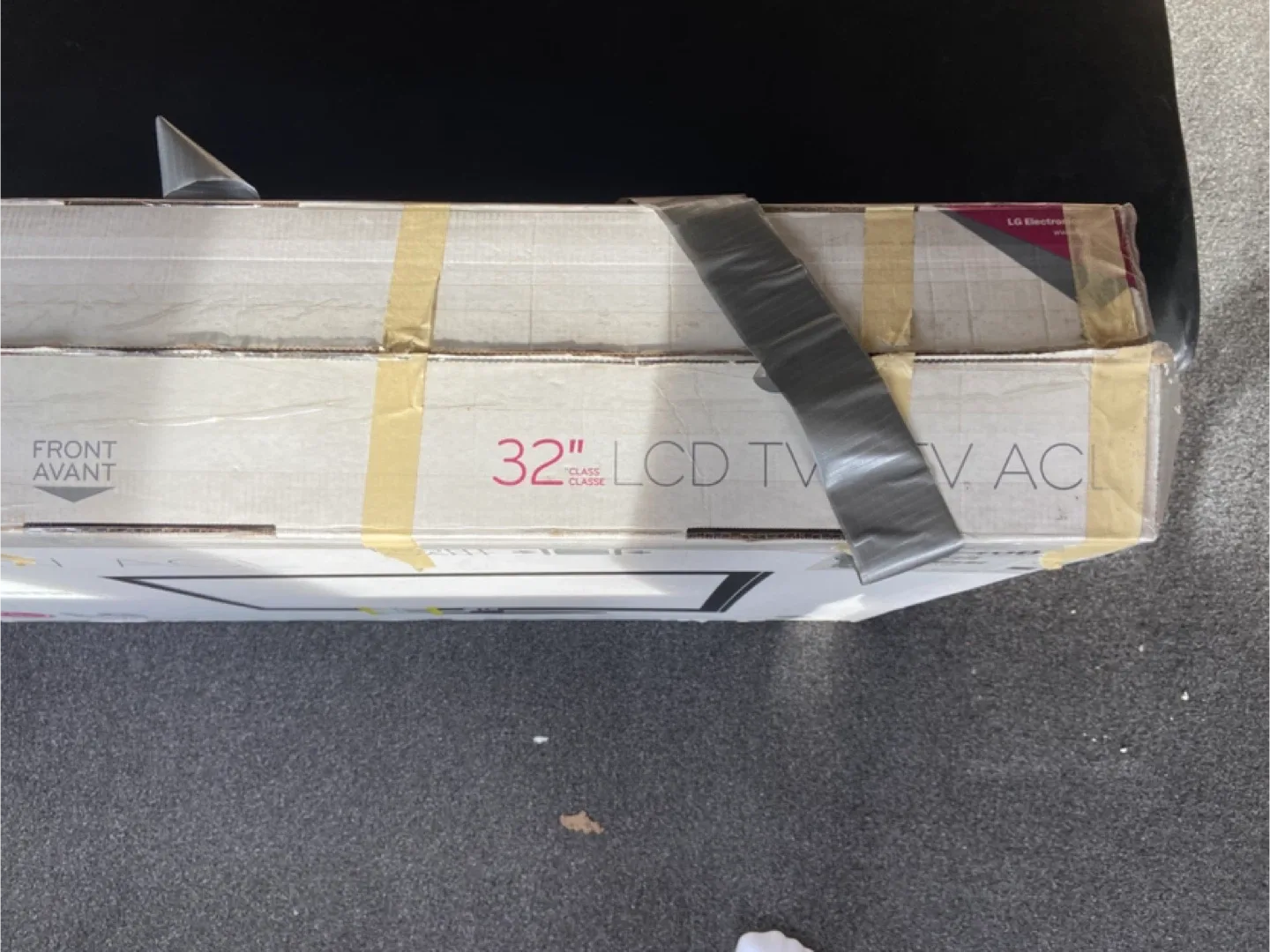 LG 32LD400 32" LCD TV - Box Included image indicator(6)