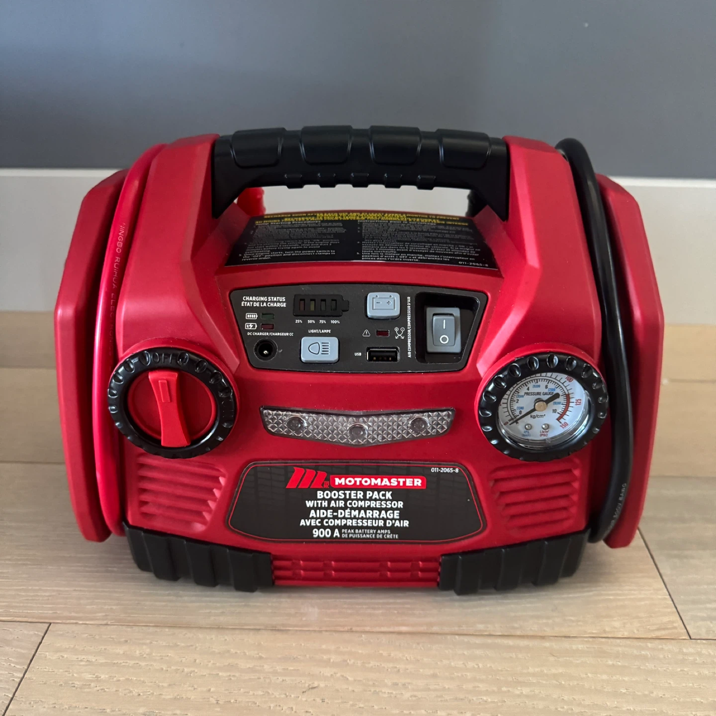 Motomaster Booster Pack w/ Air Compressor