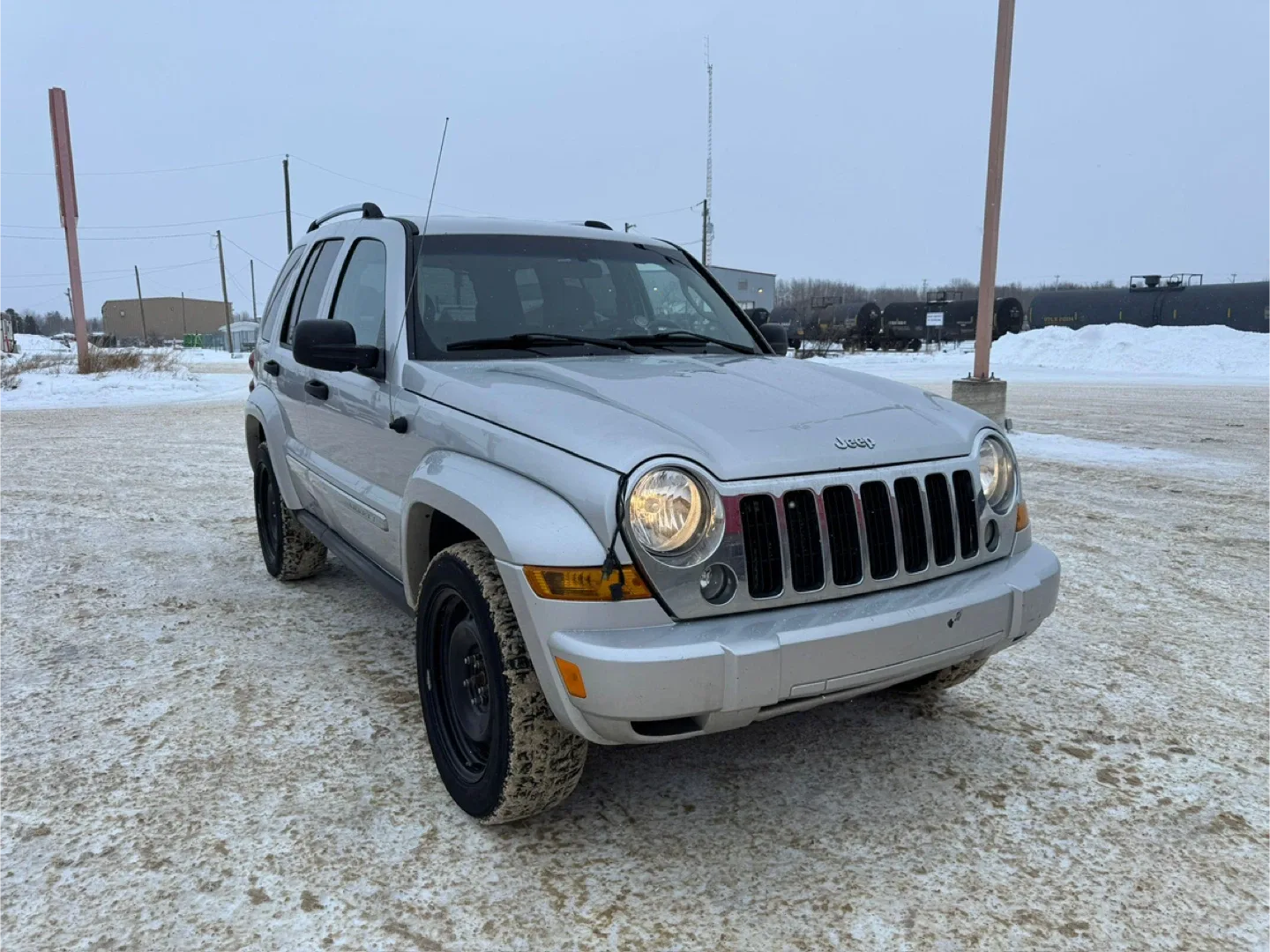 Jeep Liberty Limited SUV image indicator(3)