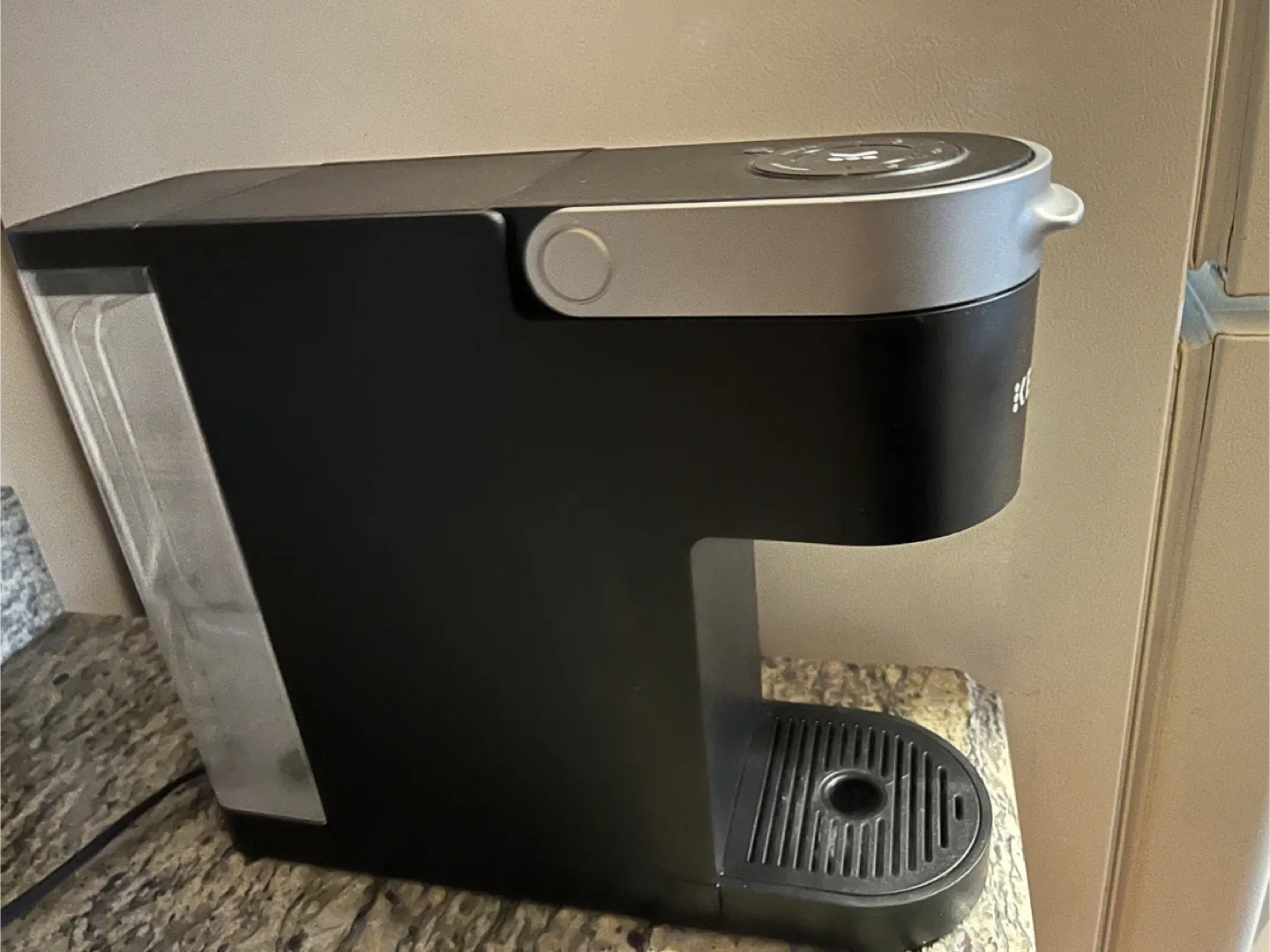 Keurig Single Serve Coffee Maker - Black image indicator(3)