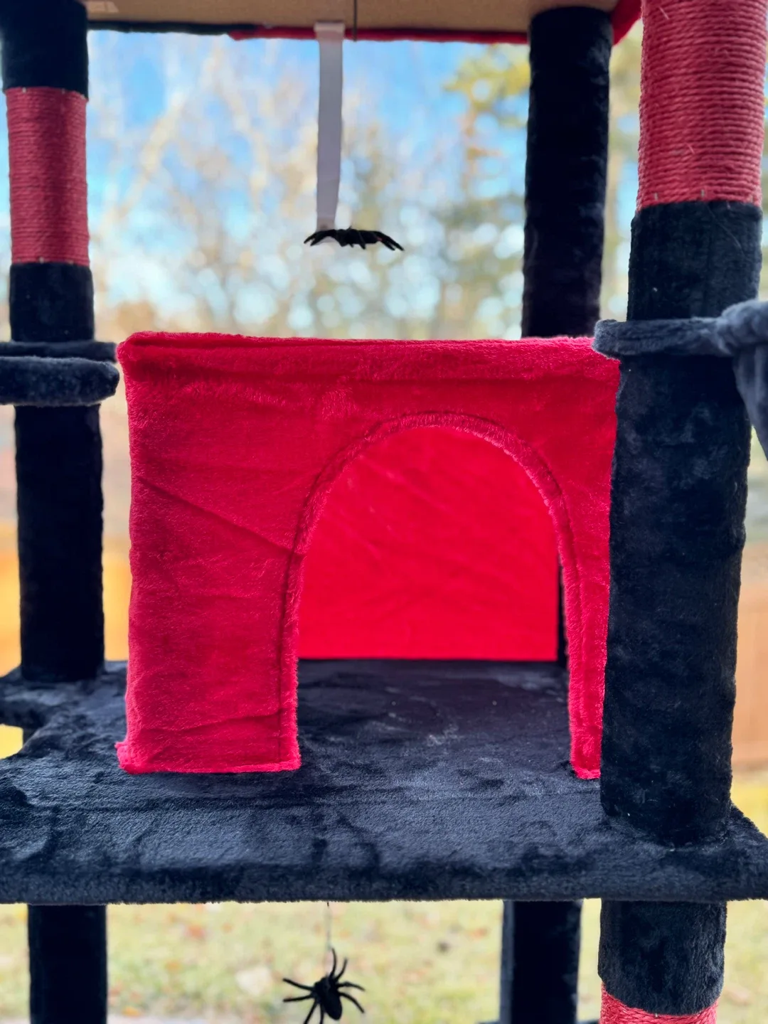 Globlazer F80-GT Cat Tree – 80” Tall, Super Sturdy & Stylish! image indicator(4)