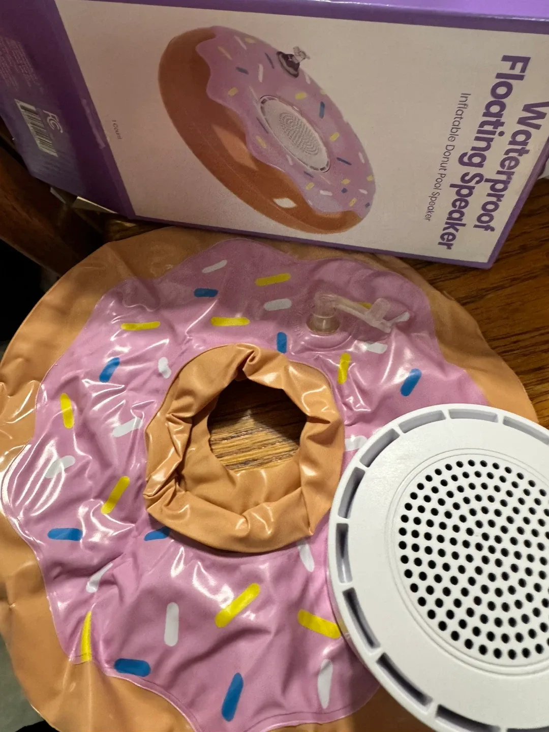 Waterproof Floating Donut Pool Speaker 🥕 image indicator(3)