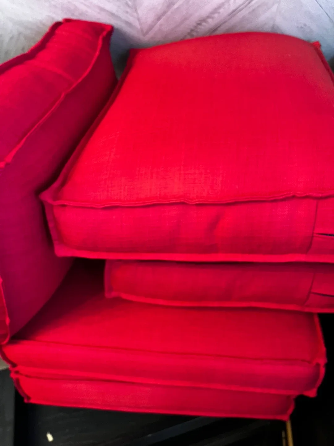 Red couch cushions image indicator(4)