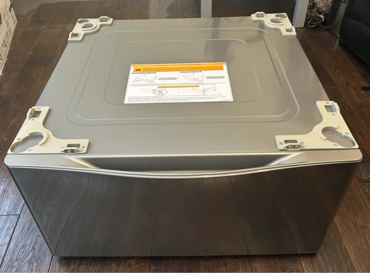 LG WDP4V 27" Washer/Dryer Pedestal in Graphite Steel 🥕