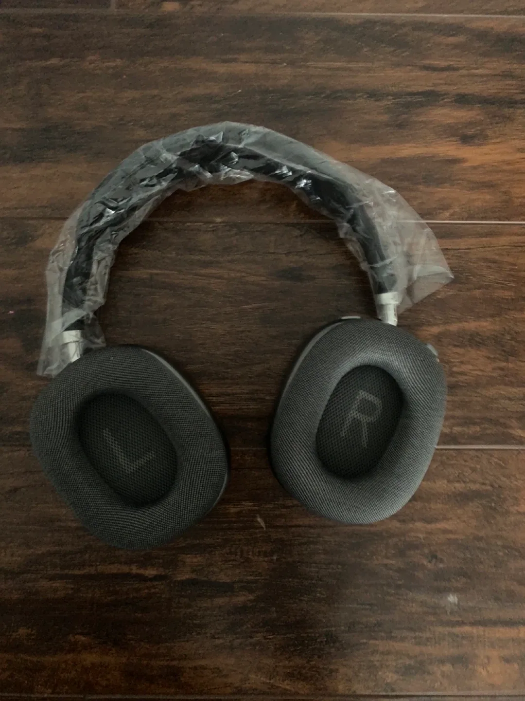 Apple Airpods Max - Space Grey - Like New! image indicator(4)