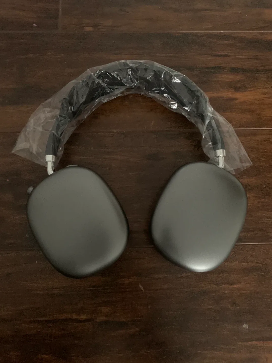 Apple Airpods Max - Space Grey - Like New! image indicator(5)