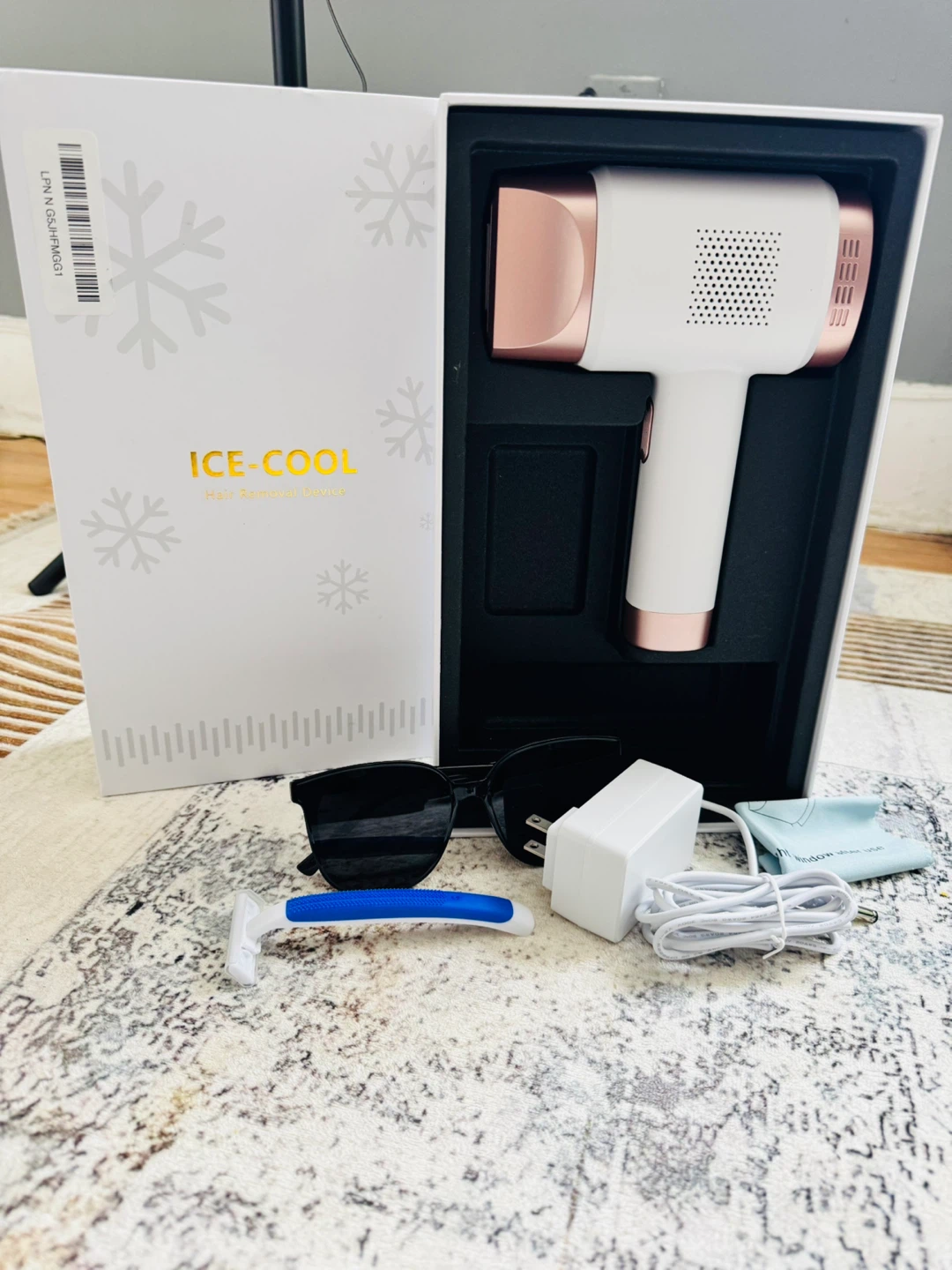 Ice-Cool Hair Removal Device