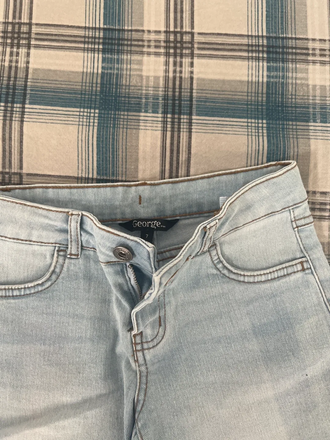 George Denim Shorts - Size 7 image indicator(3)